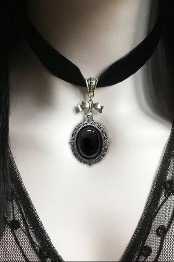 Black Velvet Choker Necklace jewelry, Women Gothic Vintage Victorian Black Ribbon Pendant Ladies Jewellery Collar Steampunk Fashion Cameo