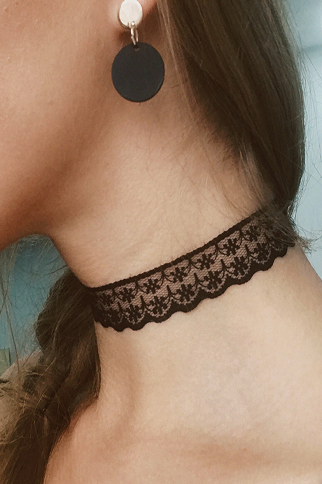 Black Minimalistic Floral Decor Lace Detail Choker (48 Hour Dispatch)